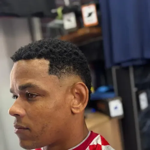 Corte Moicano na Black Lion Barbearia